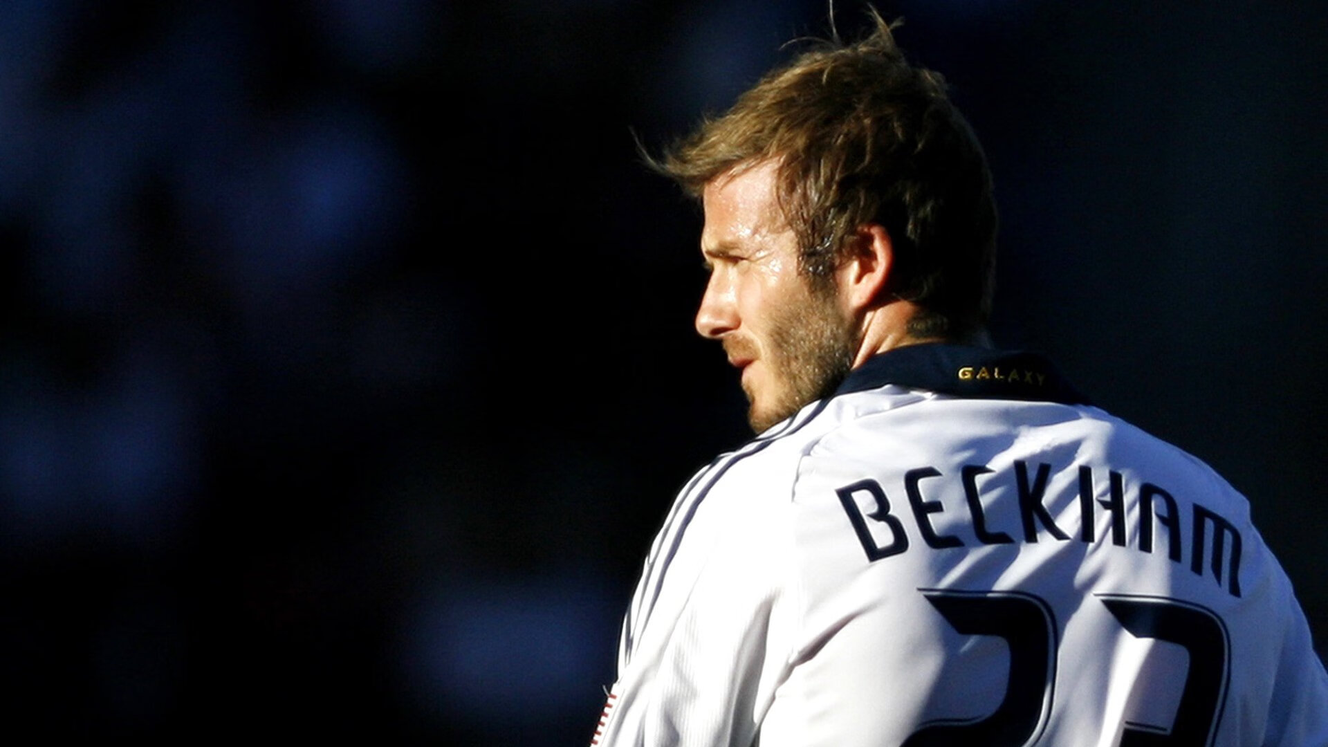 奥斯梅恩一锤定音,荷兰新星终结勒沃库森不败神话