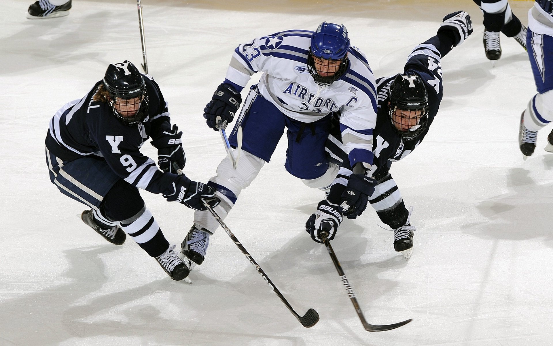雷霆对阵猛龙，保罗在攻防两端的统治艺术